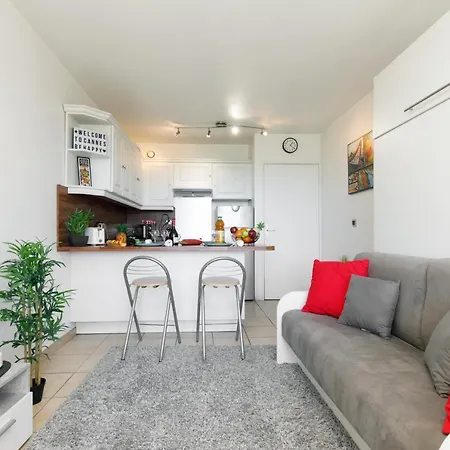 Sea Side Yourhosthelper